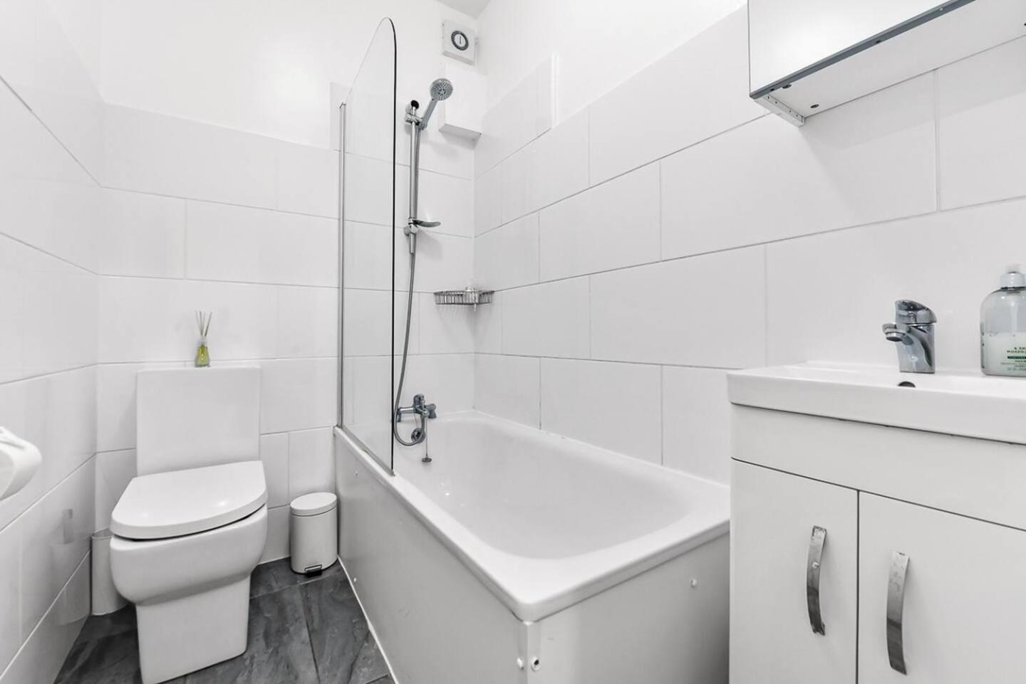 2 Bed Apartment- Finsbury Park Station B 伦敦 外观 照片